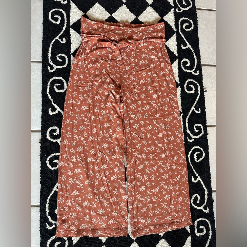 American Eagle Terracotta Floral High-Waist Wide Leg Flowy Pant Size Large